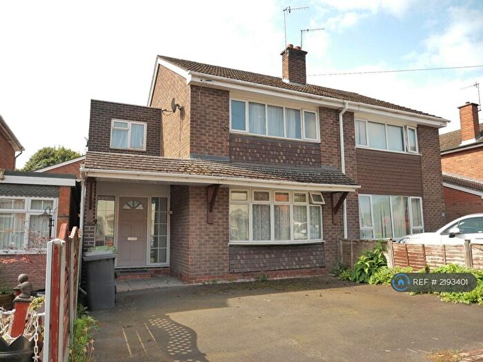 3 Bedroom Semi-Detached House To Rent In Manor Road, Stourport, DY13