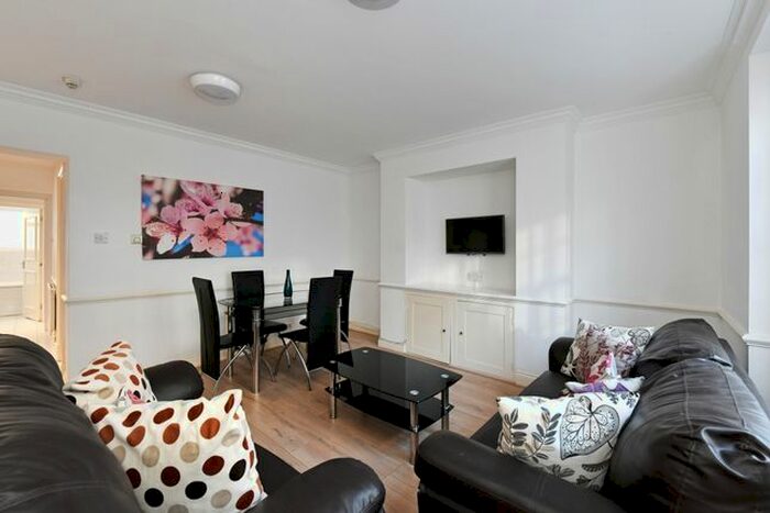 1 Bedroom Flat To Rent In Oakley Street, London, SW3