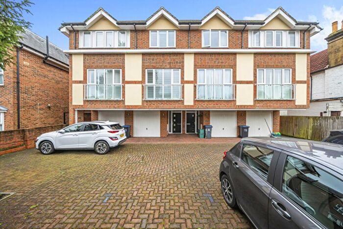 3 Bedroom Terraced House For Sale In Kingston Road, New Malden, KT3