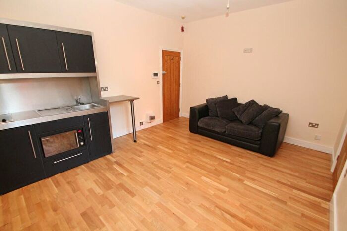 1 Bedroom Apartment To Rent In Pell Street, Reading, Berkshire, RG1