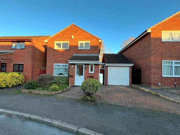 3 Bedroom Detached House To Rent In Gorse Close, Rugby, CV22