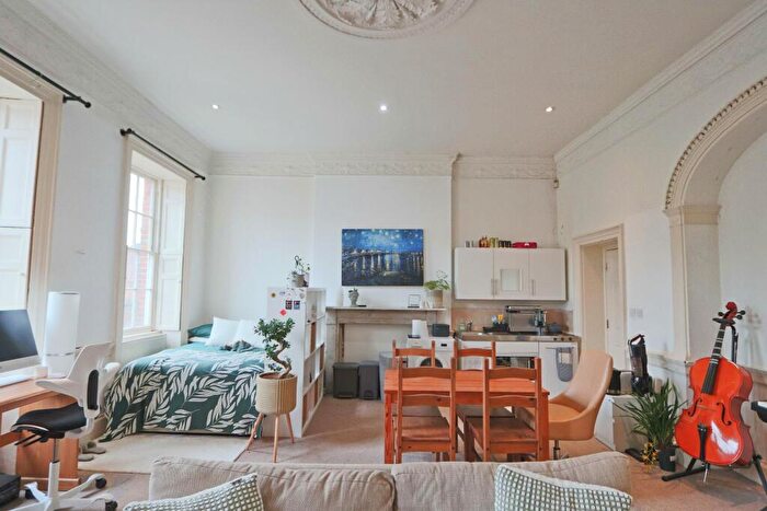 Studio To Rent In Berkeley Square, Bristol, BS8 - Photo 2