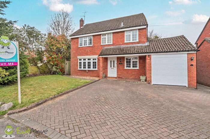 4 Bedroom Detached House For Sale In Manse Lane, Tadley, Hampshire, RG26
