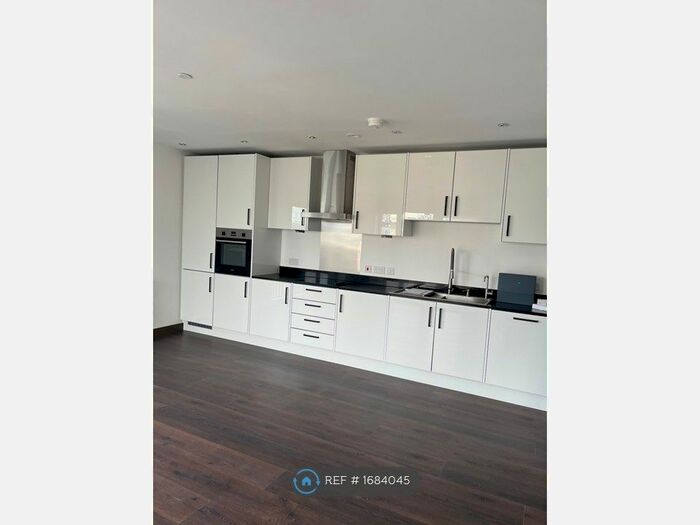 2 Bedroom Flat To Rent In Gramophone Lane, Hayes, UB3