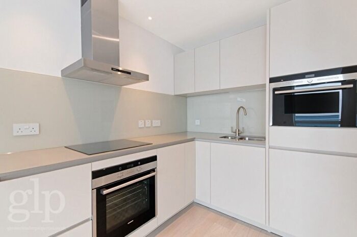 1 Bedroom Flat To Rent In Fouberts Place, London, Greater London, Soho, W1F