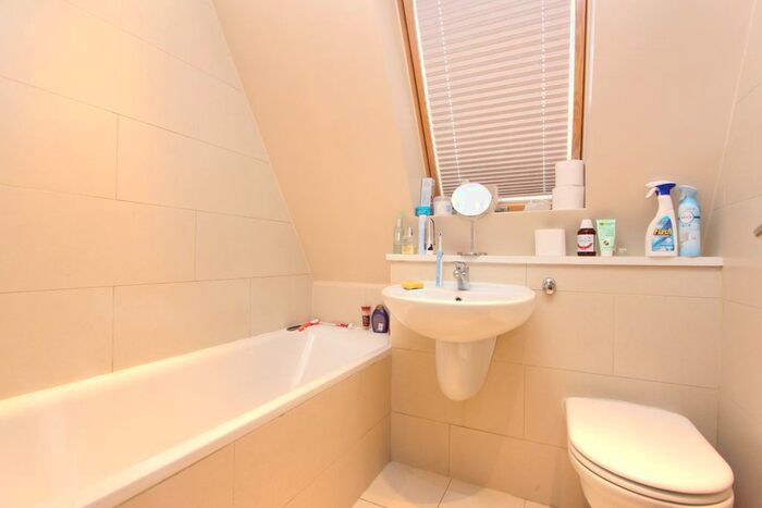 1 Bedroom Flat To Rent In Rayners Lane, Pinner, HA5