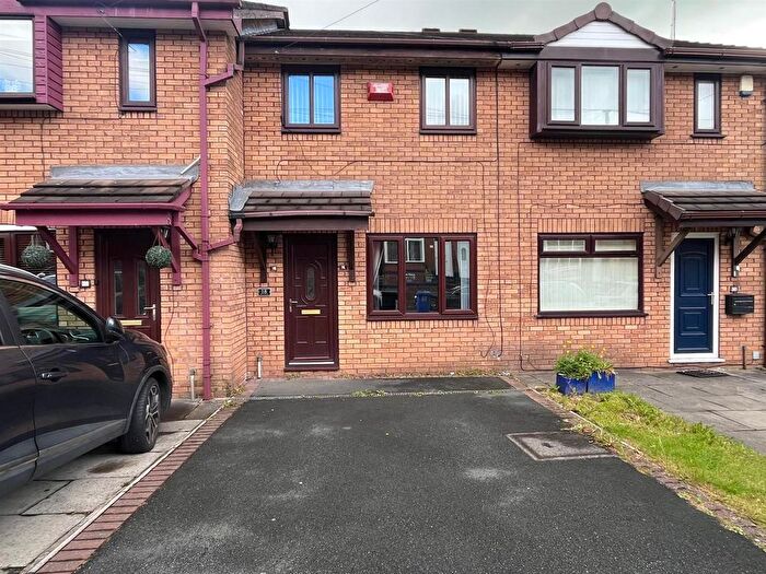 2 Bedroom Terraced House For Sale In West Street, Stalybridge, SK15
