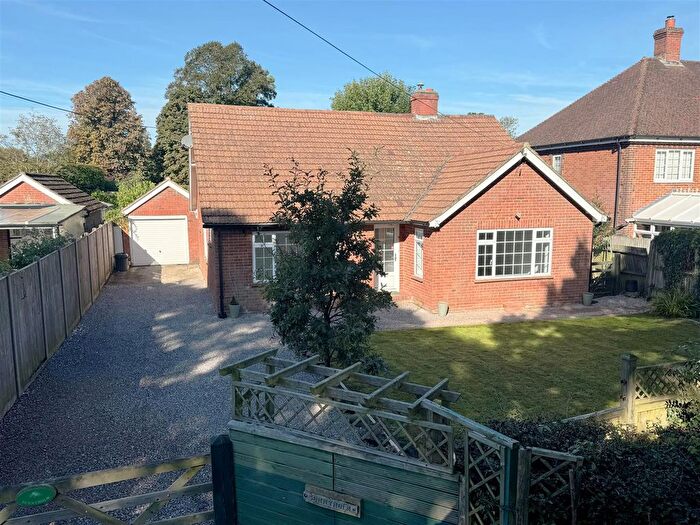 3 Bedroom Bungalow For Sale In Tubbs Lane, Highclere, Newbury, RG20