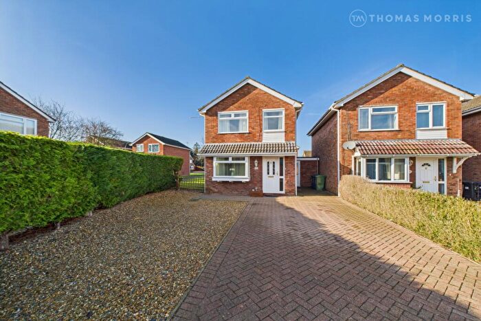3 Bedroom Link Detached House For Sale In The Trundle, Somersham, Huntingdon, Cambridgeshire, PE28