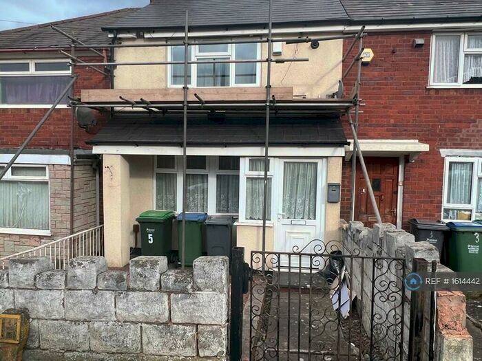 3 Bedroom Terraced House To Rent In Hanbury Road, West Bromwich, B70