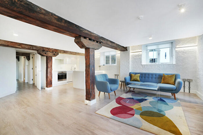 2 Bedroom Flat To Rent In Rotherhithe Street, Surrey Quays, SE16