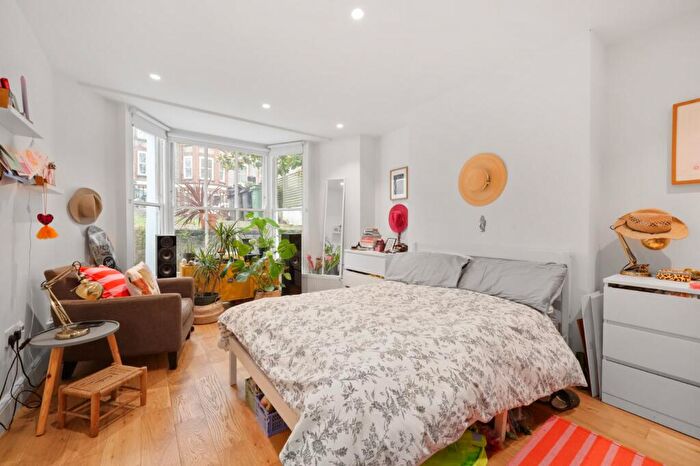 3 Bedroom Terraced House To Rent In Cliff Road, Camden, NW1