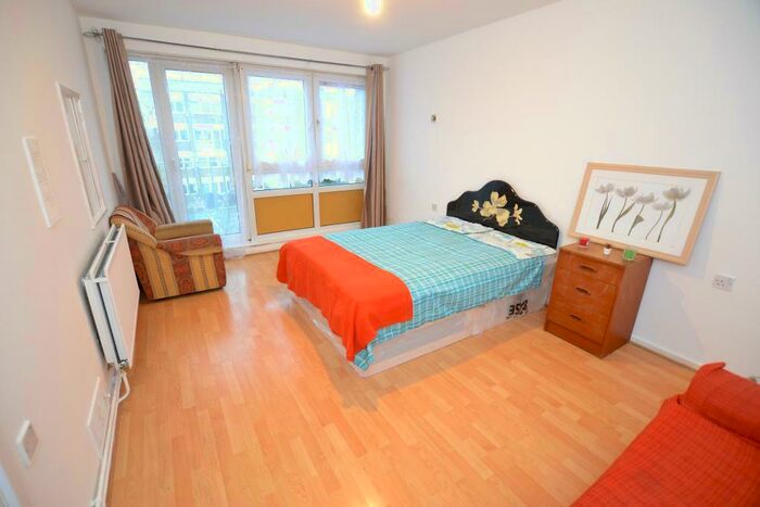 3 Bedroom Flat To Rent In Southern Grove, London, E3