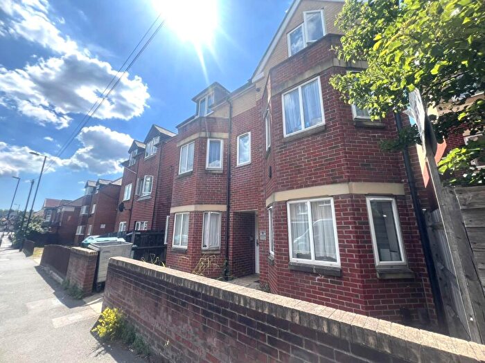 2 Bedroom Flat To Rent In Bullar Road, Southampton, SO18