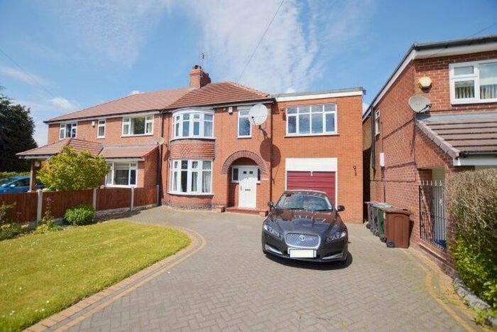 4 Bedroom Semi-Detached House To Rent In Aston Common, Sheffield, S26