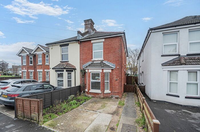 2 Bedroom Semi-Detached House For Sale In Butts Road, Southampton, Hampshire, SO19