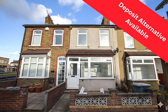 3 Bedroom Terraced House To Rent In Hainault Road, Romford, RM5
