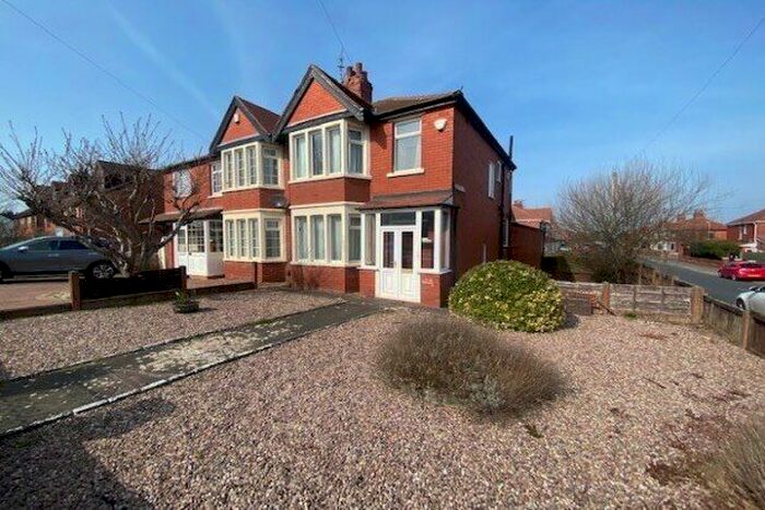 3 Bedroom Semi-Detached House To Rent In Highfield Road, Blackpool, FY4