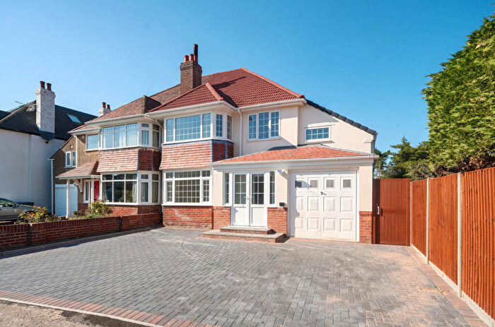 5 Bedroom Semi Detached House For Sale In Kellett Road, Upper Shirley, Southampton, Hampshire, SO15