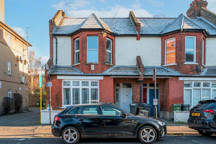 2 Bedroom Flat To Rent In Caldecot Road, Camberwell, London, SE5