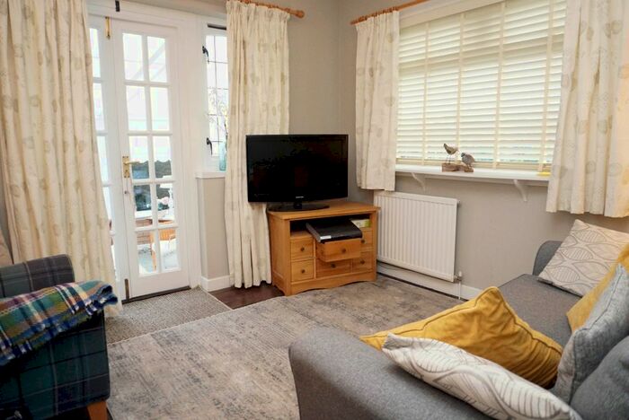 3 Bedroom Detached Bungalow For Sale In Dunrobin Crescent, Stewartfield, East Kilbride G74