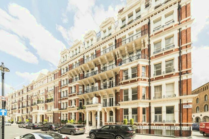 3 Bedroom Flat To Rent In Carlisle Place, London, SW1P