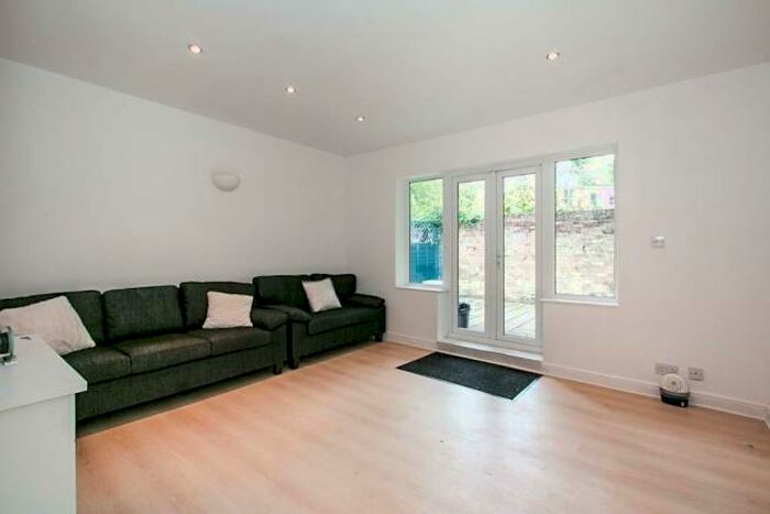 2 Bedroom Ground Flat To Rent In Westbourne Park Road, Westbourne, BH4