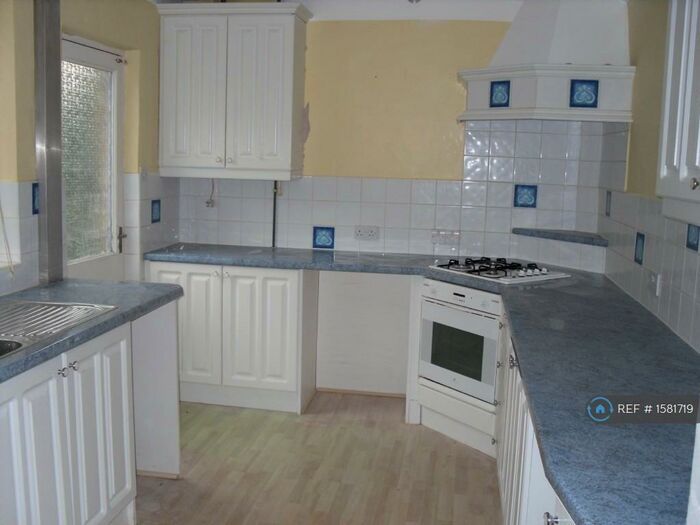 3 Bedroom Semi-Detached House To Rent In Rutland Close, Canterbury, CT1