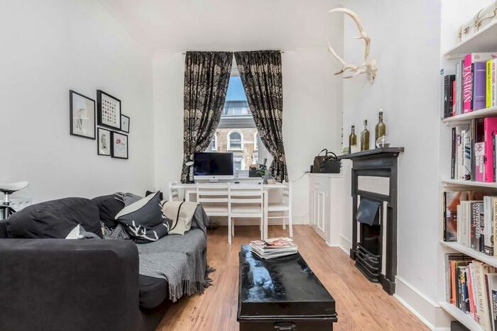 1 Bedroom Flat To Rent In Lavender Hill, London, SW11