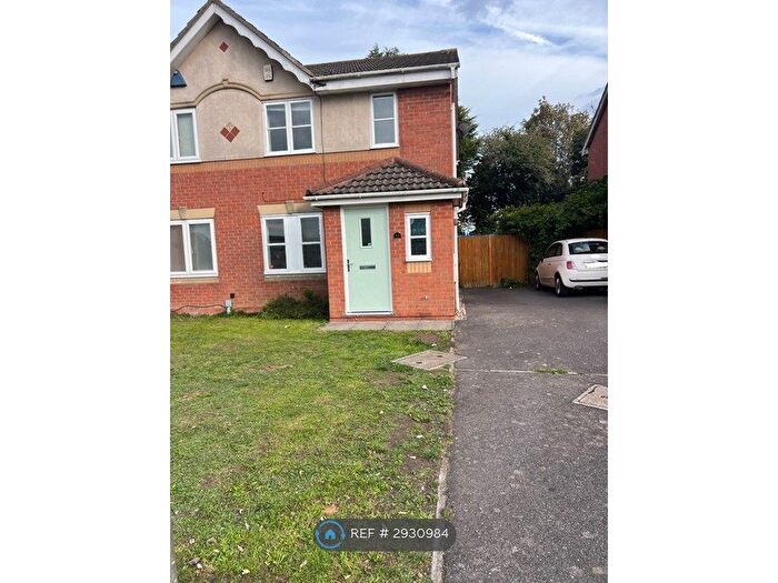 3 Bedroom Semi-Detached House To Rent In Boynton Road, Leicester, LE3