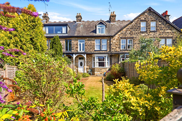 4 Bedroom End Of Terrace House For Sale In Huby Park, Near Leeds, LS17