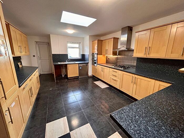 4 Bedroom Semi-detached House To Rent In St. James's Road, Gravesend, DA11
