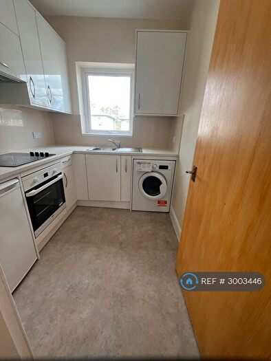 1 Bedroom Flat To Rent In Lichfield Grove, London, N3
