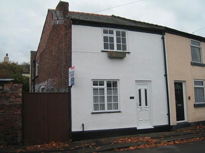2 Bedroom End Of Terrace House To Rent In Copper Street, Macclesfield, SK11