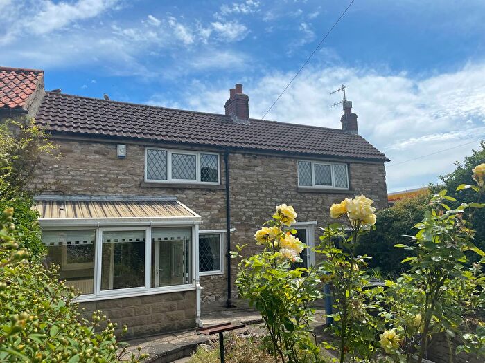 2 Bedroom Cottage To Rent In Main Street, Scarborough, YO13