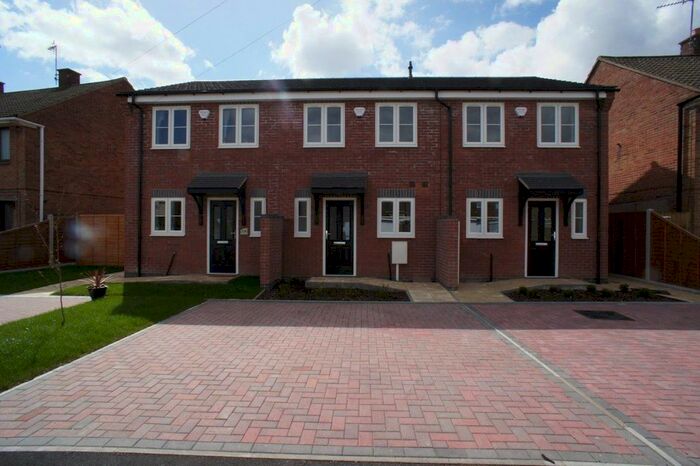 3 Bedroom Town House To Rent In Penzance Road, Alvaston, Derby, DE24