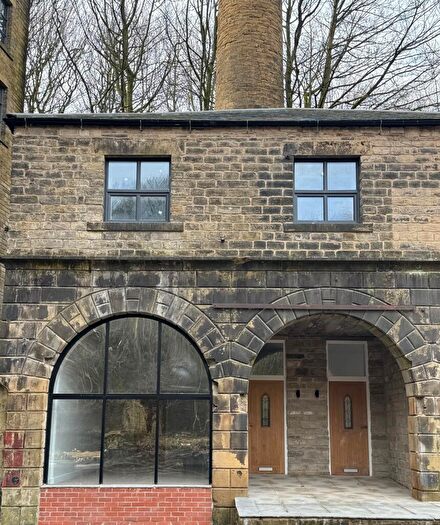 2 Bedroom Property To Rent In Halifax, HX3
