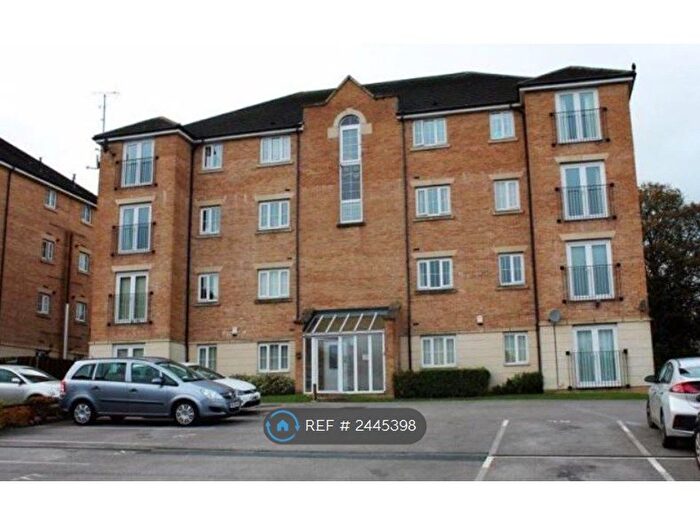 2 Bedroom Flat To Rent In Sandhill Close, Bradford, BD8