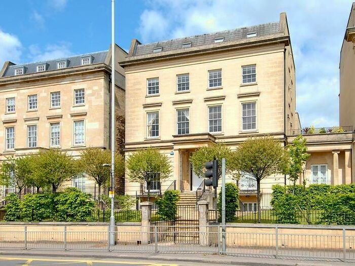 2 Bedroom Apartment To Rent In Alexandra House, Kings Road, Reading, RG1