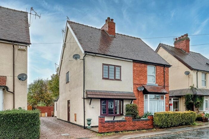 3 Bedroom Semi-Detached House For Sale In Broad Street, Bromsgrove, B61