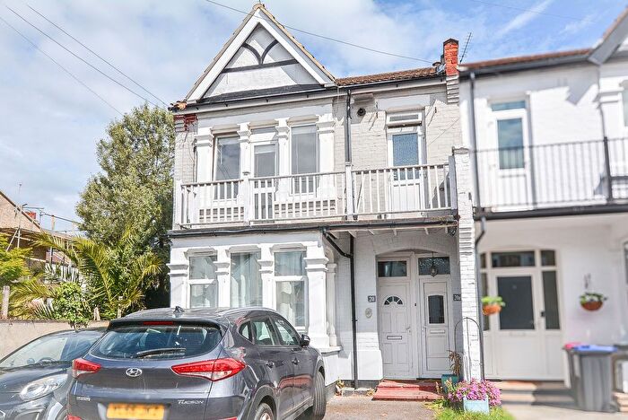 2 Bedroom Flat For Sale In Chelsea Avenue, Southend-On-Sea, SS1