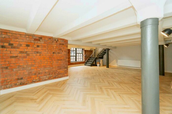 3 Bedroom Apartment To Rent In Regent Road, Liverpool, Merseyside, L3