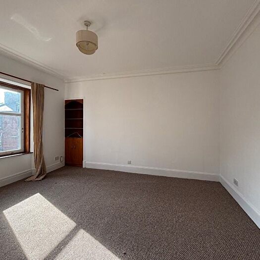 2 Bedroom Flat To Rent In High Street, Perth, Perthshire, PH1