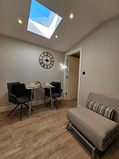 1 Bedroom Flat To Rent In Eastville Avenue, London, NW11