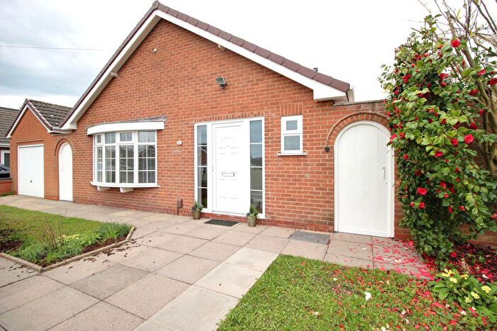 2 Bedroom Bungalow For Sale In Dormy Close, Radcliffe-on-Trent, Nottingham, NG12