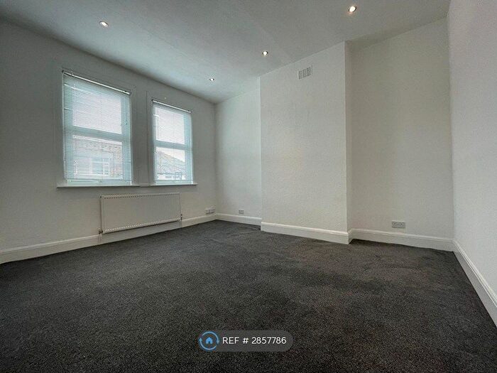 1 Bedroom Flat To Rent In Welling High St, Welling, DA16