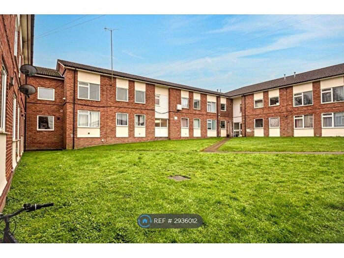 1 Bedroom Flat To Rent In Waiblingen Way, Devizes, SN10