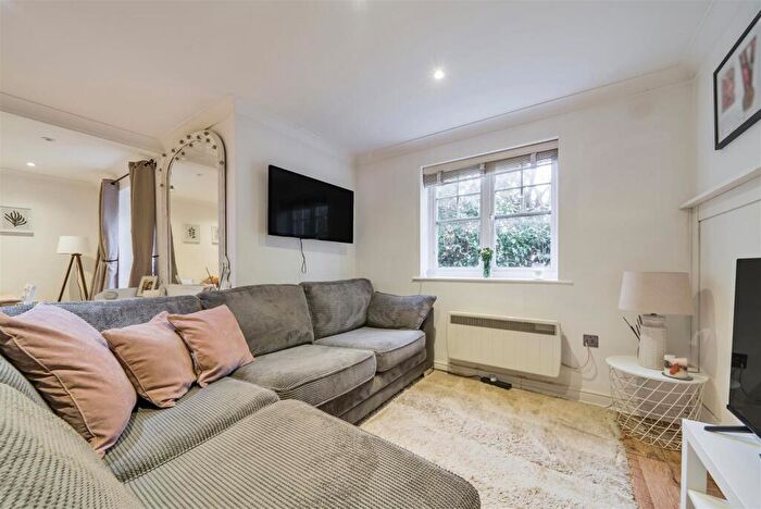 2 Bedroom Apartment For Sale In Stagshaw Close, Maidstone, ME15