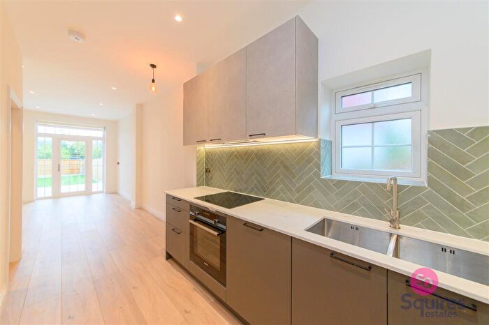 2 Bedroom Flat To Rent In Sunny Gardens Road, London, NW4