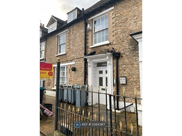 1 Bedroom Flat To Rent In Witney, Witney, OX28